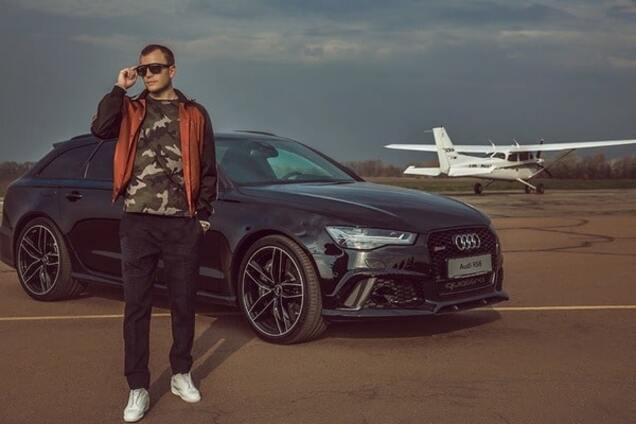 Легендарный футболист сборной Украины снялся в эффектной фотосессии