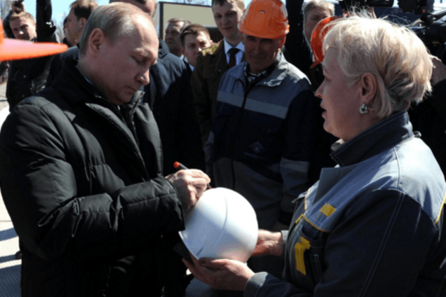 Владимир Путин и рабочие