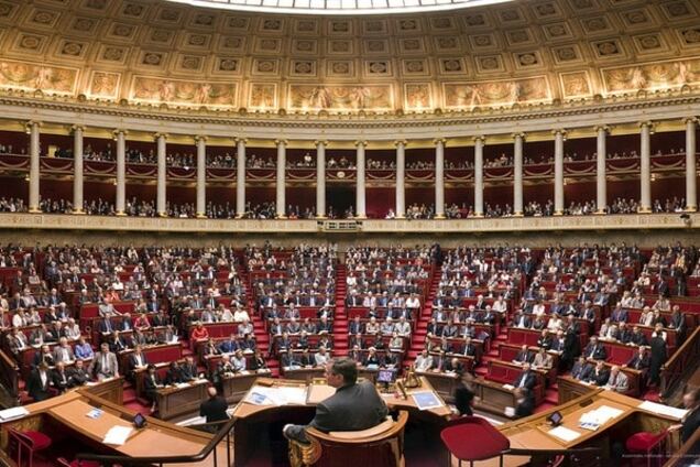 Муждабаєв пояснив, як повідомлення про резолюцію парламенту Франції виявилося 'пустишкою'