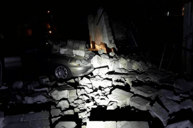 Падение стены в Киеве