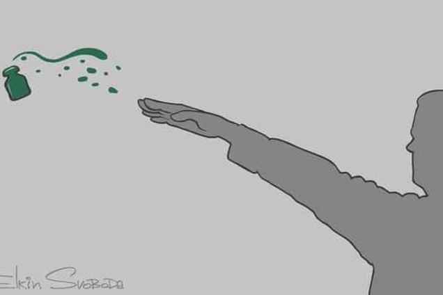 Гитлера на них нет: Елкин потроллил активистов НОД, напавших на Улицкую