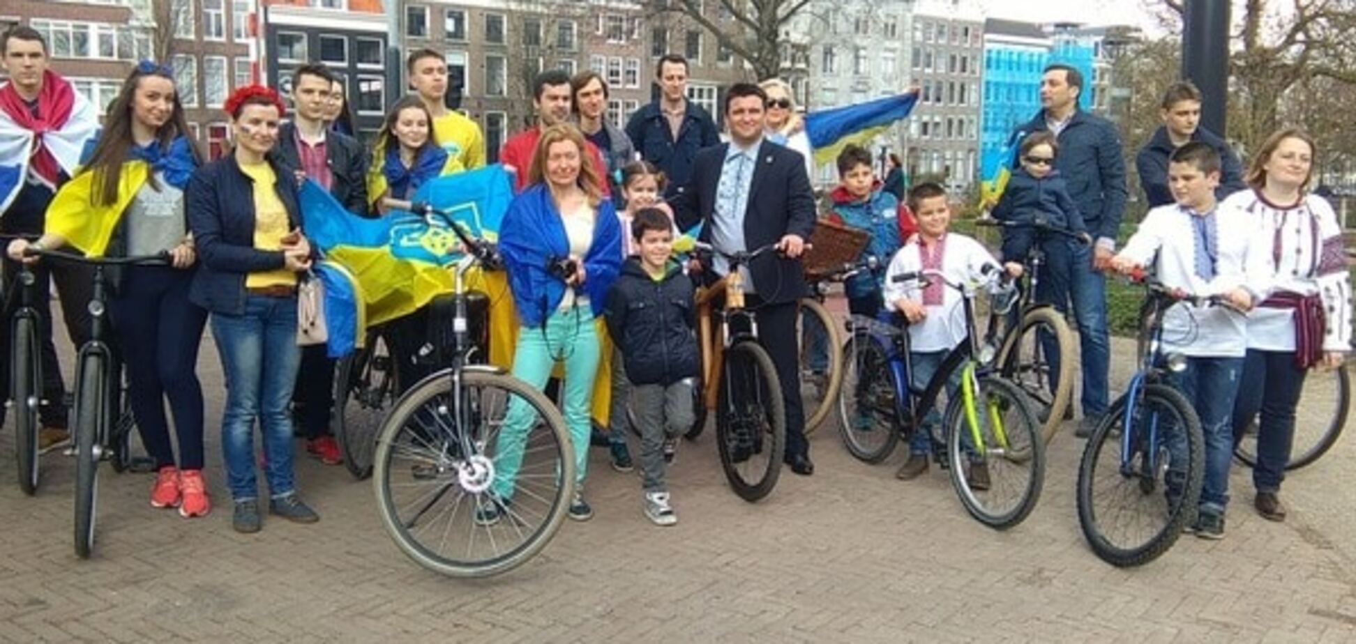 В Амстердаме стартовал международный велофлешмоб 'за Украину'