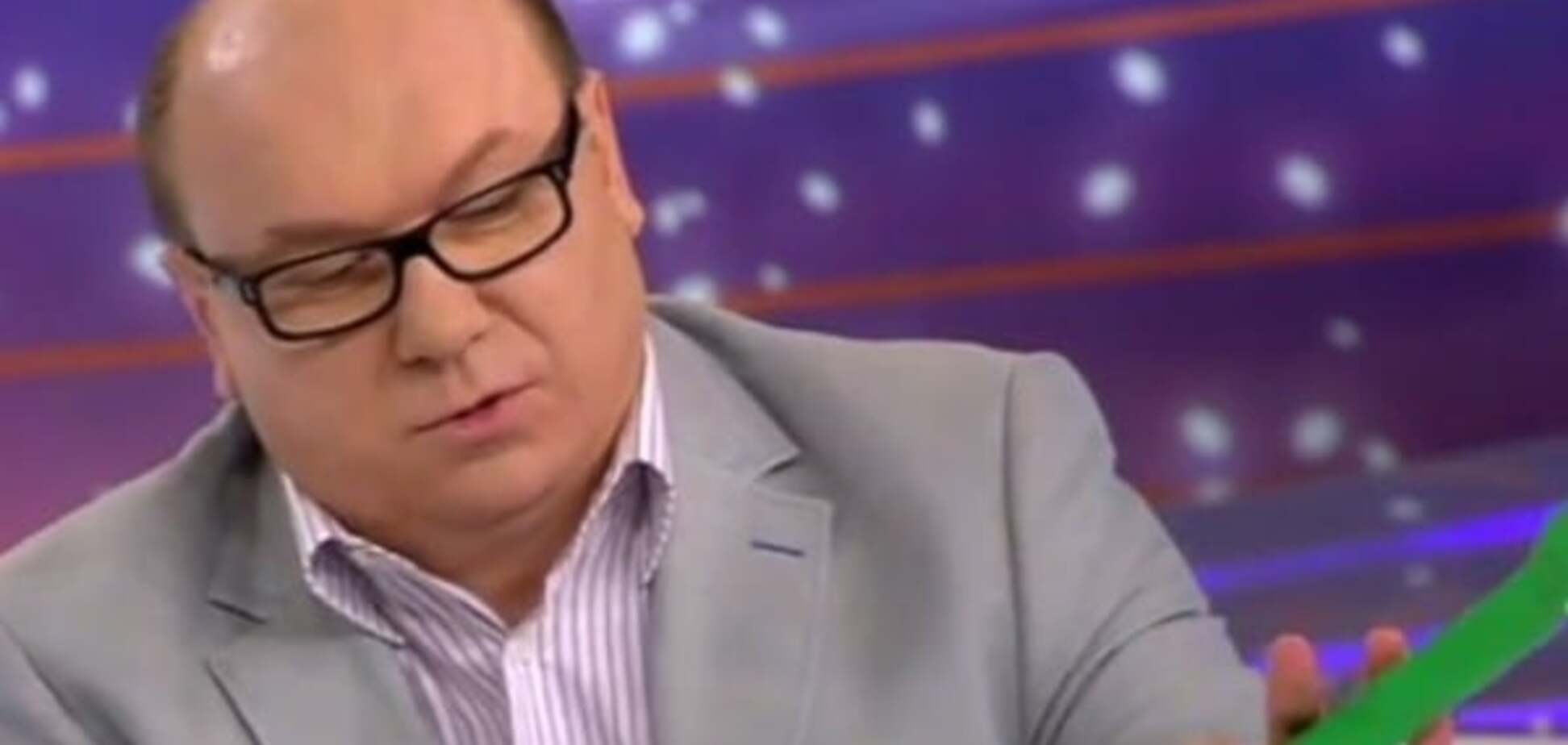 Умора дня. Леоненко пришел с граблями на прямой эфир: эпичное видео