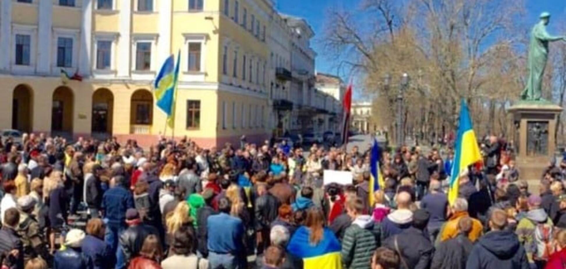 Саакашвили пожаловался Порошенко на Стоянова