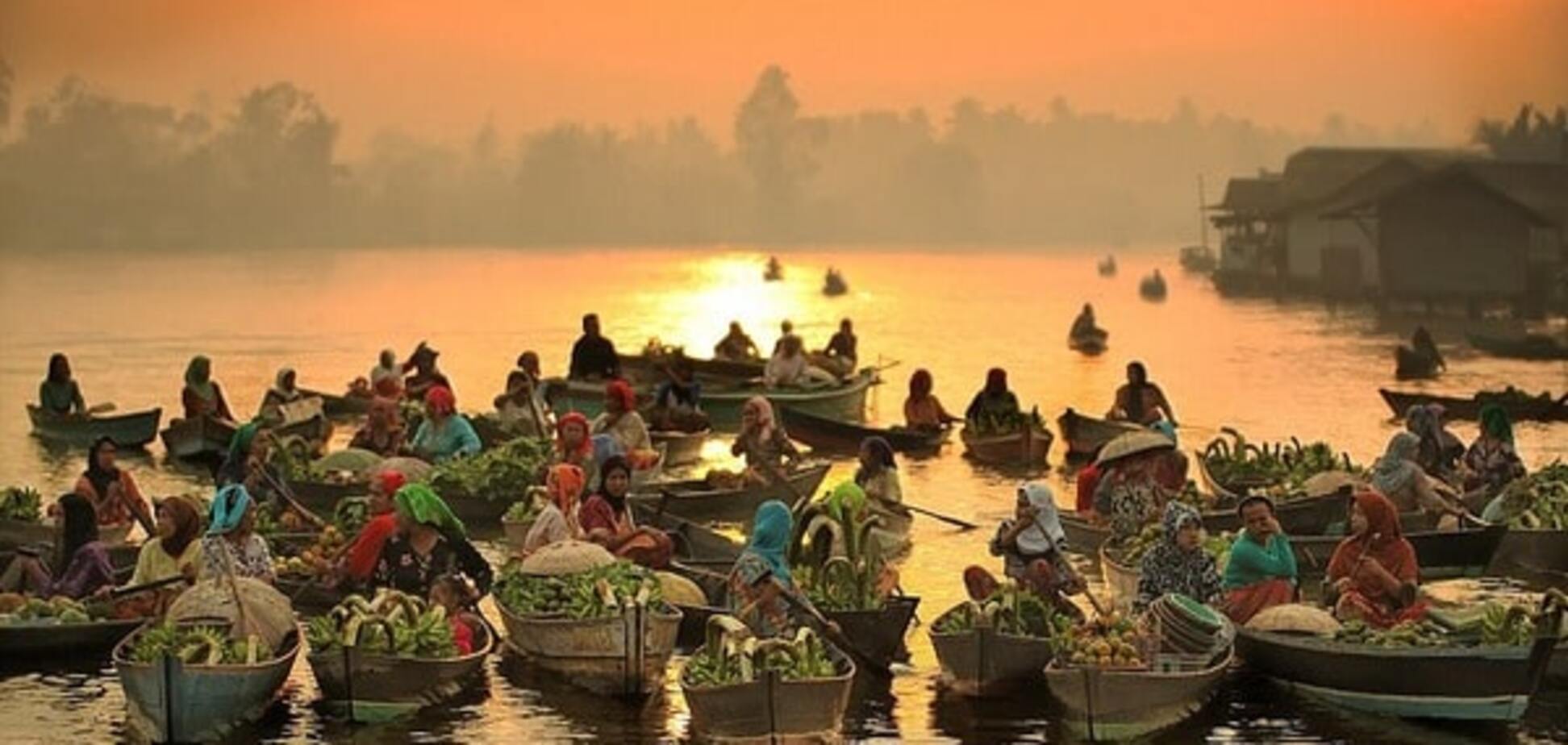 Рынок Лок Бейнтейн на Южном Борнео, Индонезия