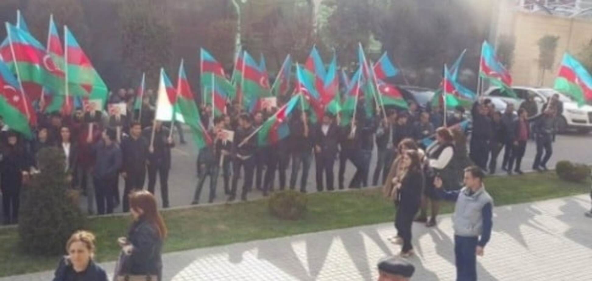 Протесты против перемирия в Баку