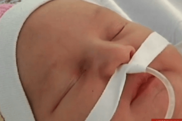 Кляп в рот и на свалку: на Херсонщине мать выбросила новорожденного сына. Видеофакт