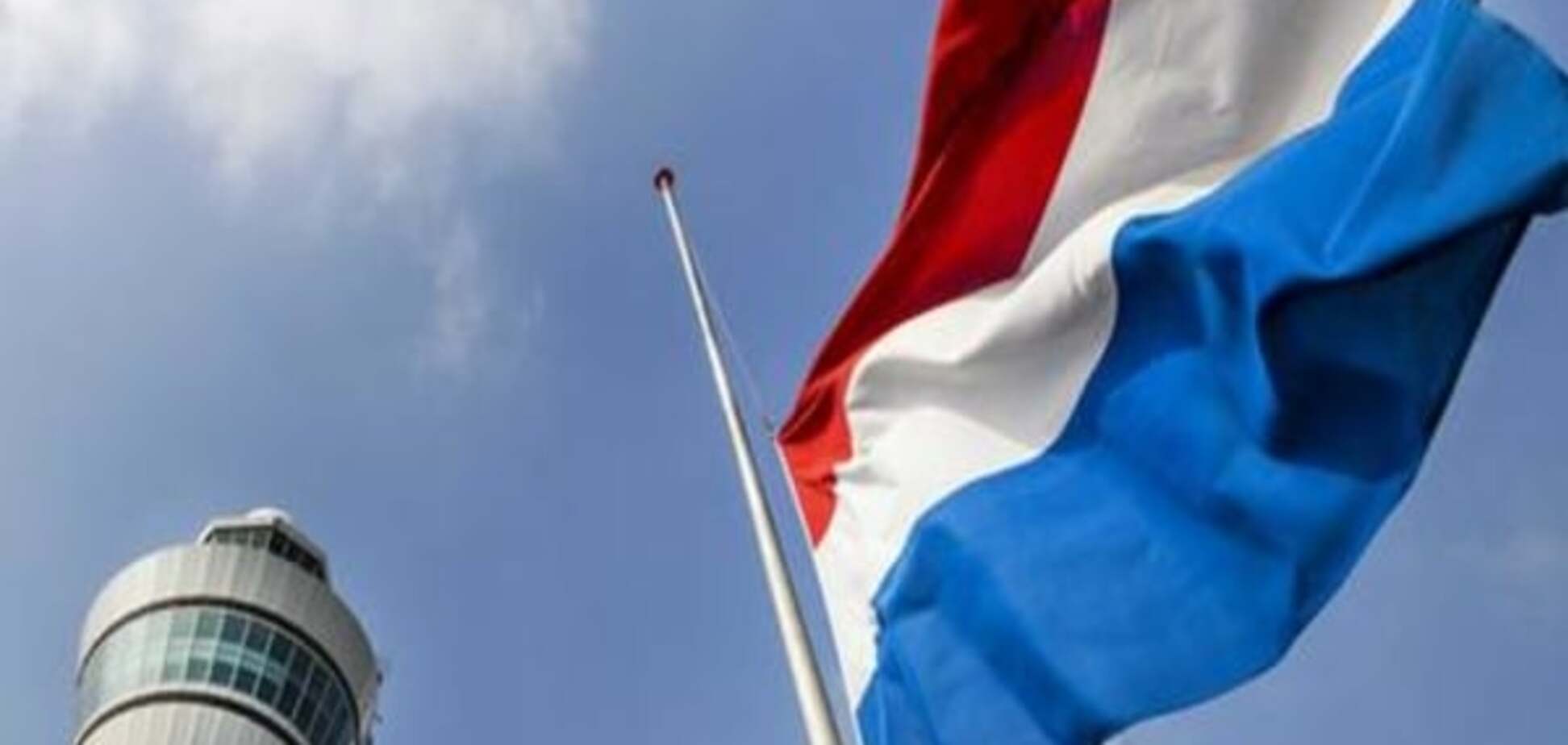 Референдум у Нідерландах: відкрилися виборчі дільниці