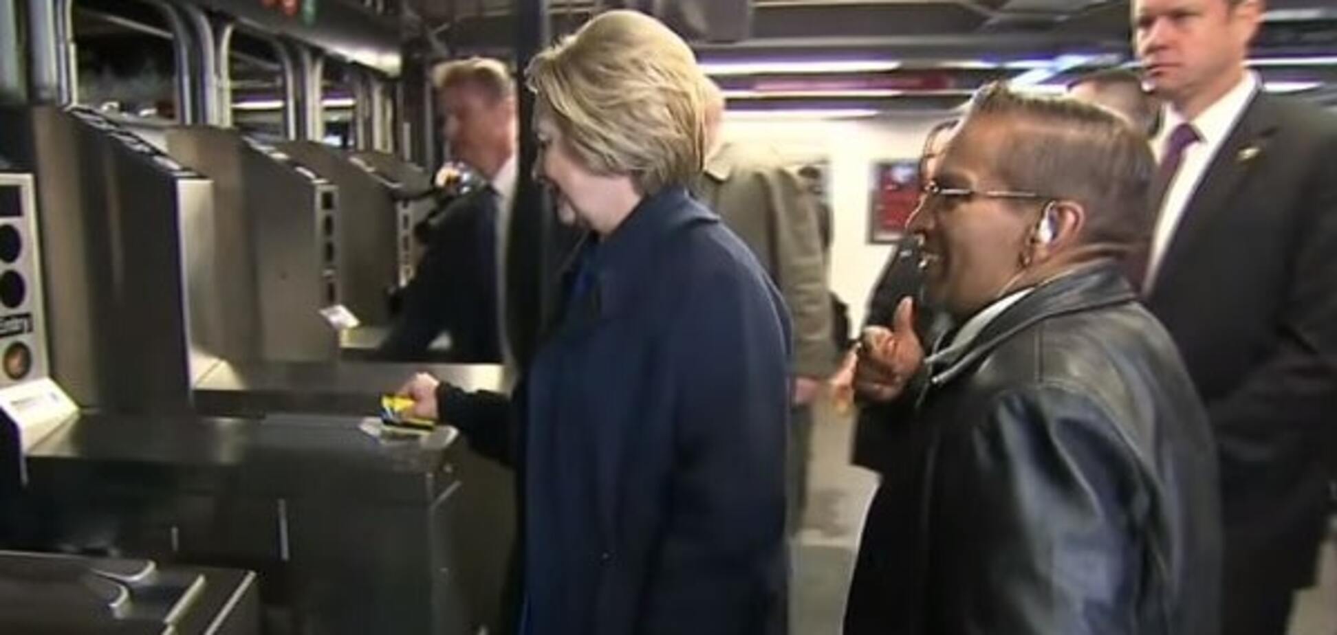 Хиллари Клинтон в метро