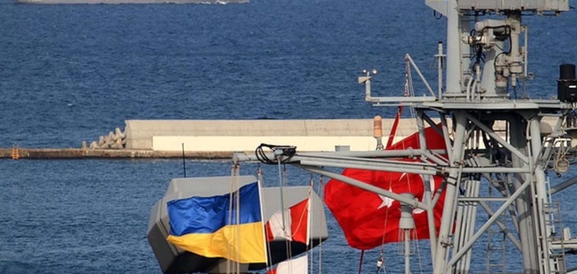 Фрегат 'Гетьман Сагайдачний' і турецькі кораблі провели навчання в Чорному морі: опубліковані фото