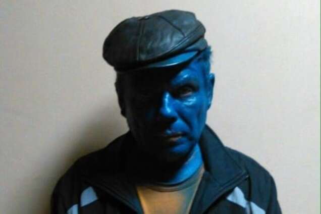 В Днепропетровске активисты разукрасили сепаратисту лицо: опубликованы фото и видео