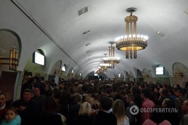 'Пекло в метро': у Києві шукали бомбу одразу на чотирьох станціях. Фотофакт