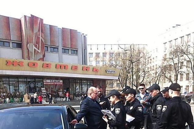 У Житомирі поліція оштрафувала главу СБУ області. Фотофакт