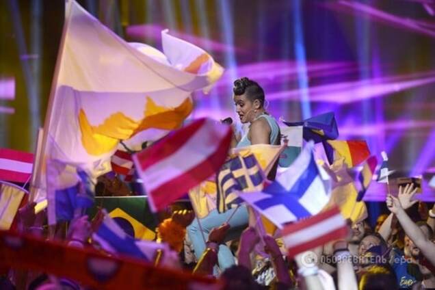 Sandhja с песней Sing It Away