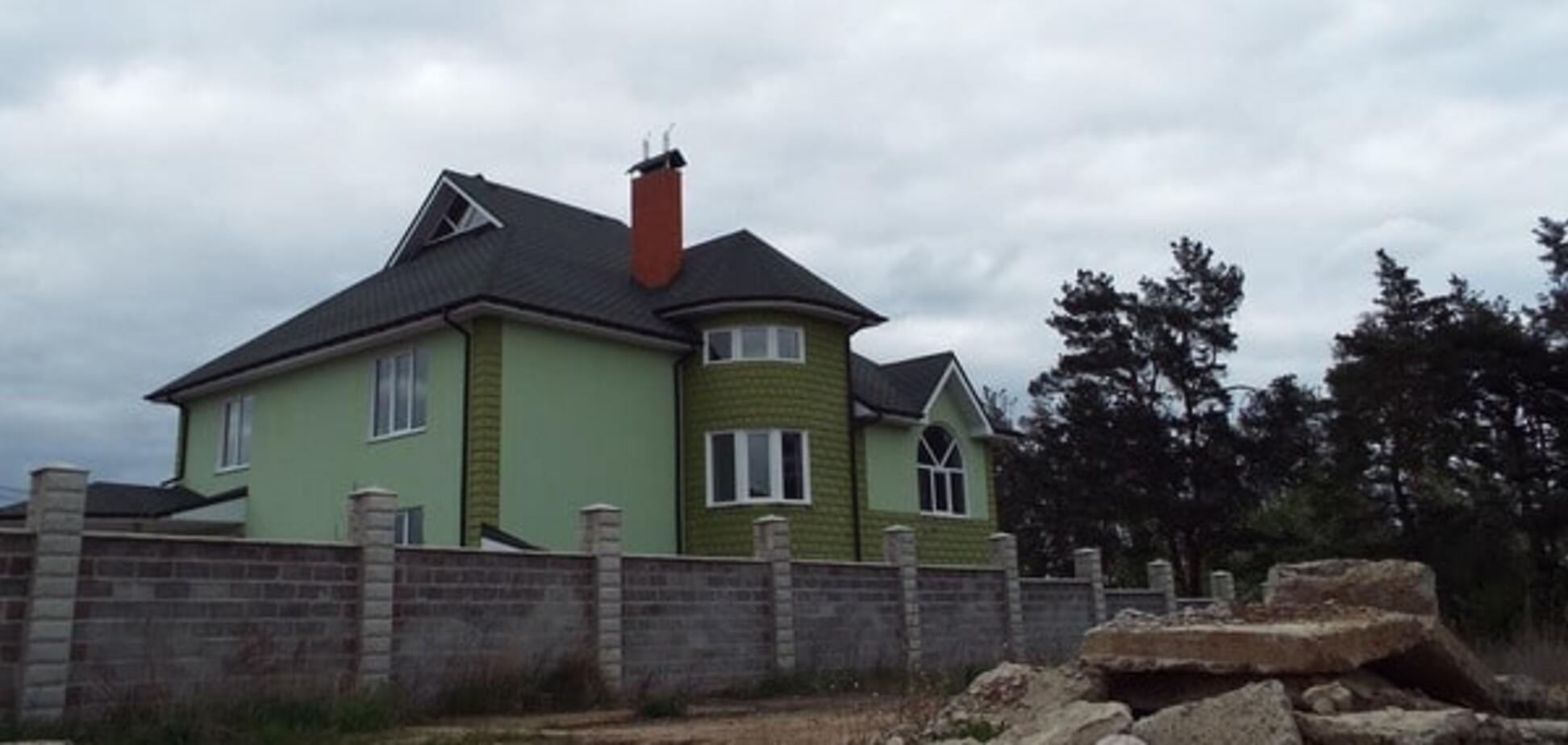 Коттеджи с видом на клоаку: как столичные тыловики разбазарили землю военной части