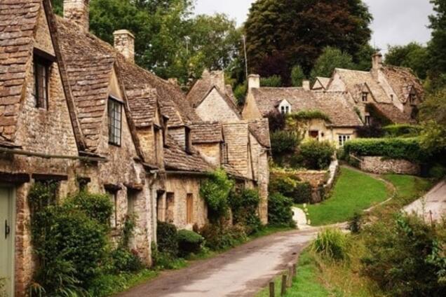 Деревня Бибури, Англия