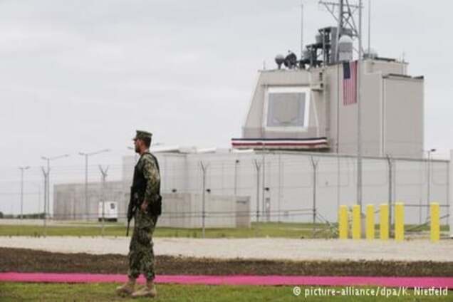 'Защита и символический шаг': немецкие СМИ поведали, зачем НАТО базы в Восточной Европе