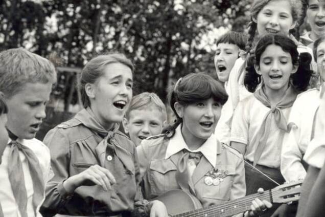 'Взвейтесь!' да 'развейтесь!': російська пропаганда робить свою справу