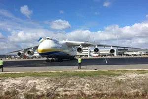 Найбільший у світі: в Австралії тисячі людей прийшли подивитися на українську "Мрію"