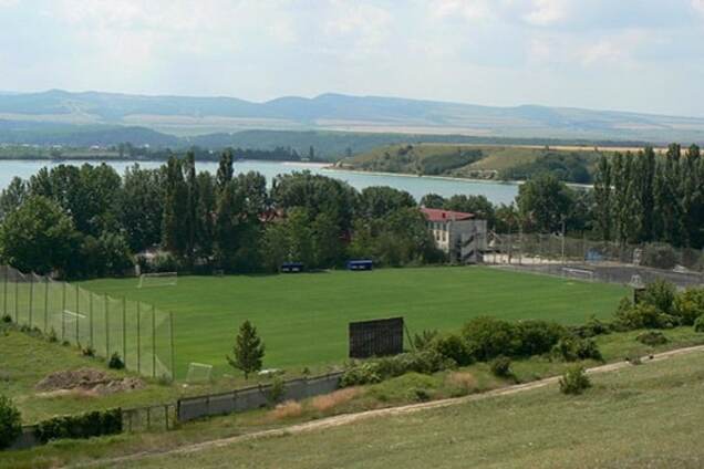 У соцмережах показали, на що окупанти перетворили футбол у Криму