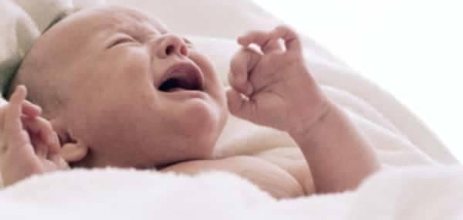 Детский сон: почему малыш плачет во сне