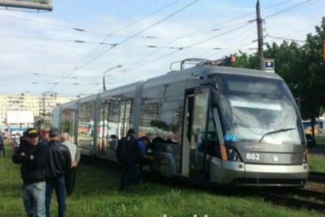 трамвай сошел с рельс