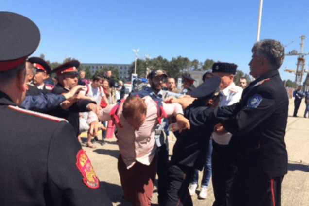 В Анапе казаки напали на Навального и Ко