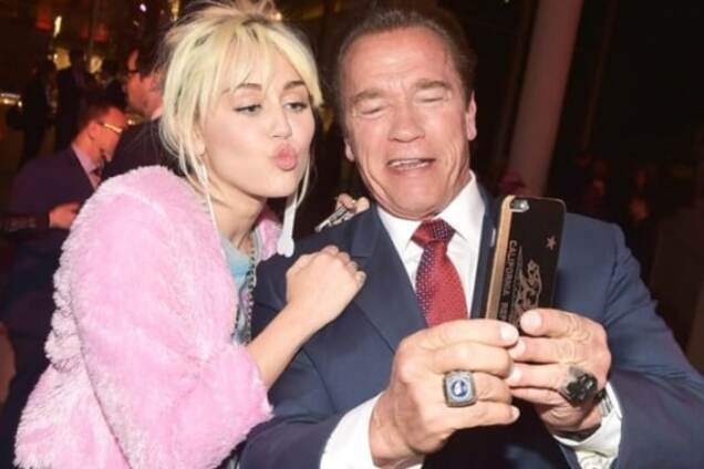 Майли Сайрус и Арнольд Шварценеггер