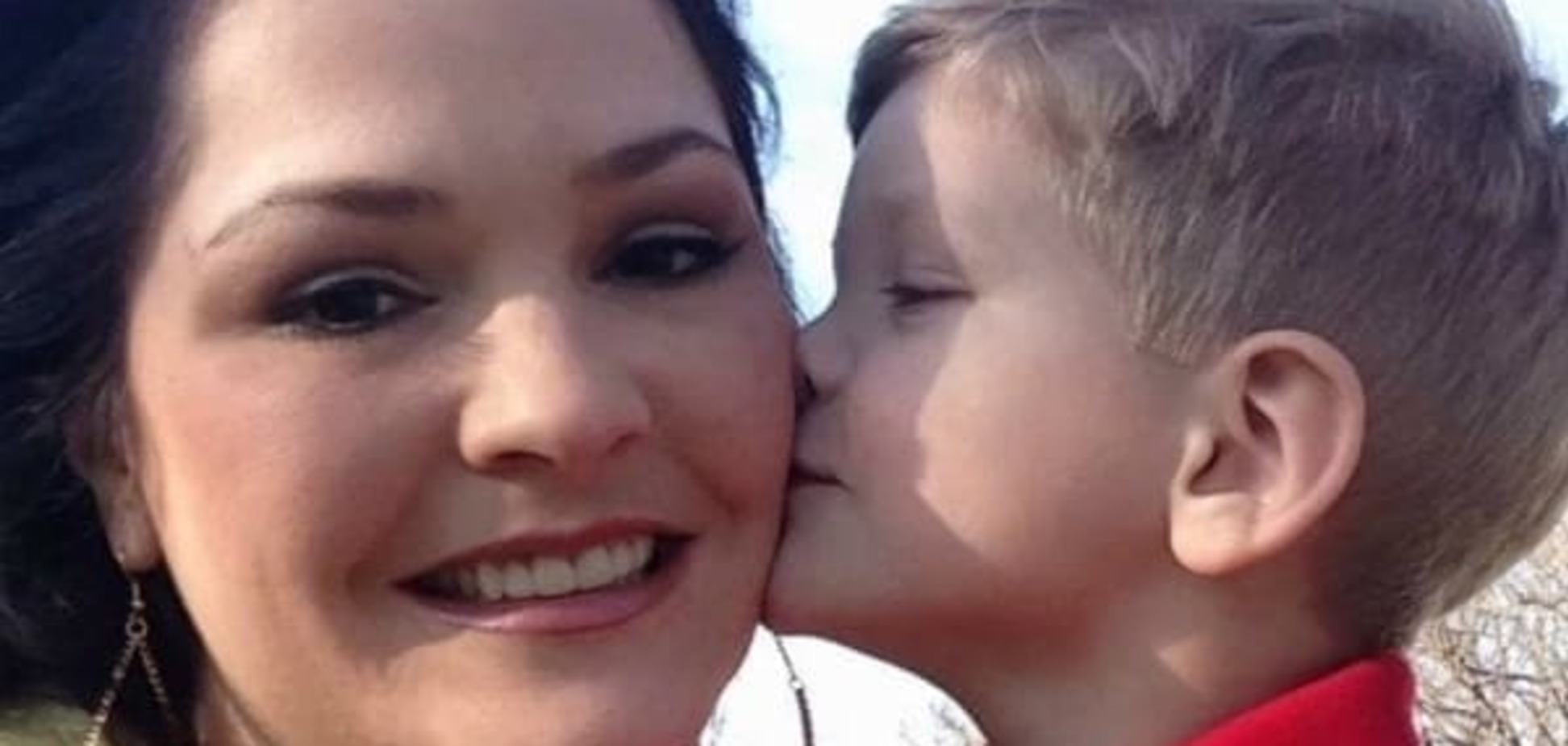 Потерявшую сознание мать спас 4-летний сыночек (фото)