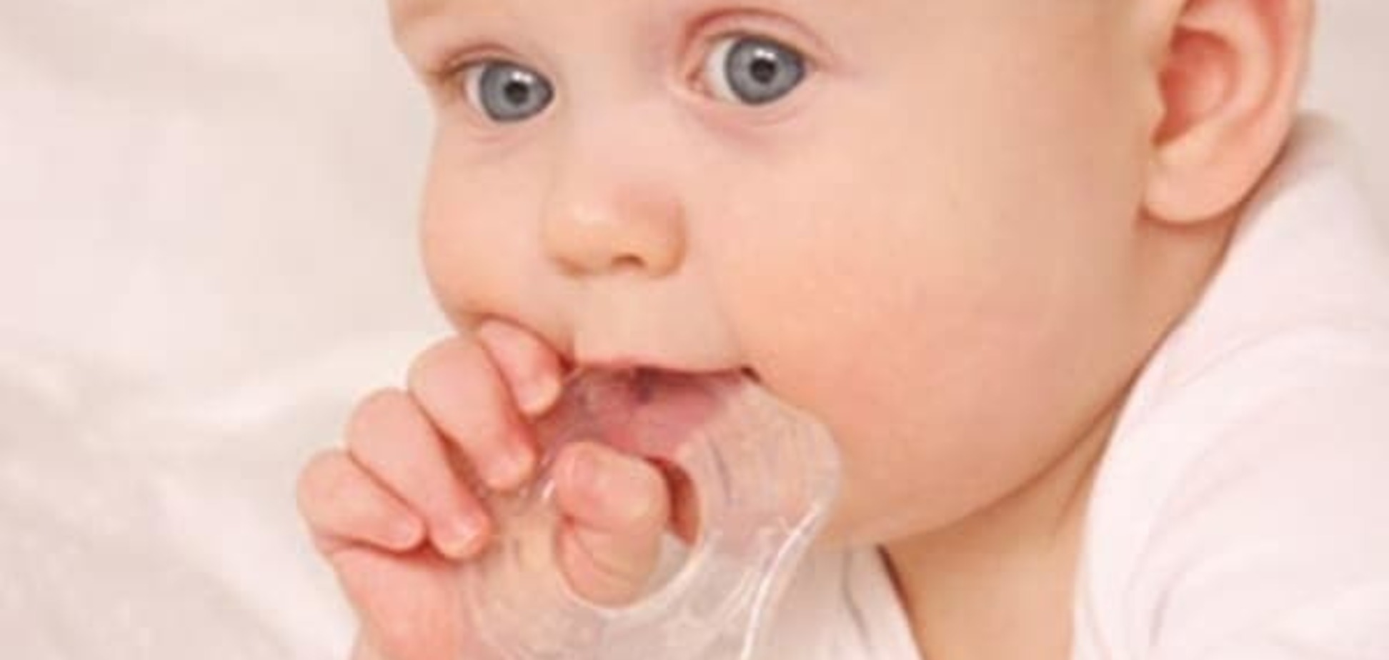 Режутся зубки: как помочь малышу