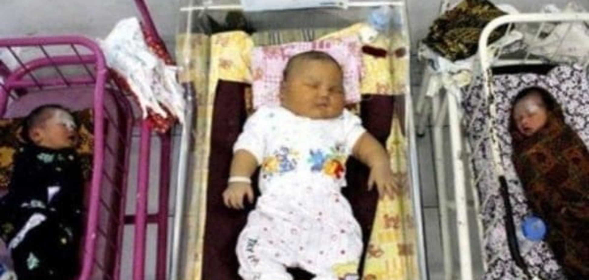 Маленький богатырь: В Индонезии родился ребенок весом в 9 кг