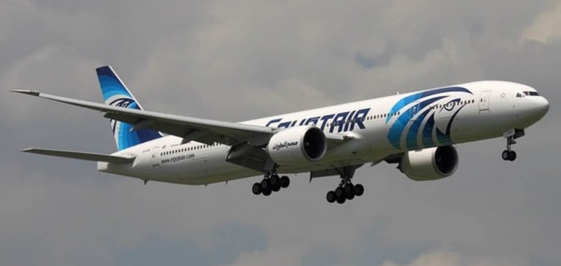 Крах пасажирського літака EgyptAir: усі подробиці, фото і відео