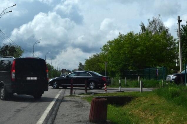 Кортеж Яценюка