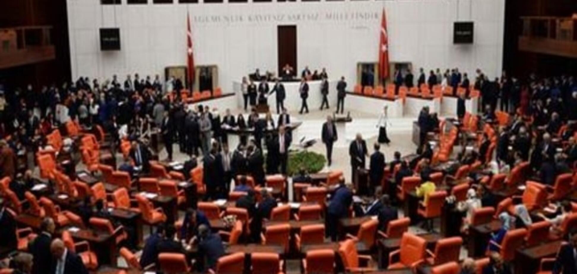 Парламент Туреччини обиратиме нового прем'єра