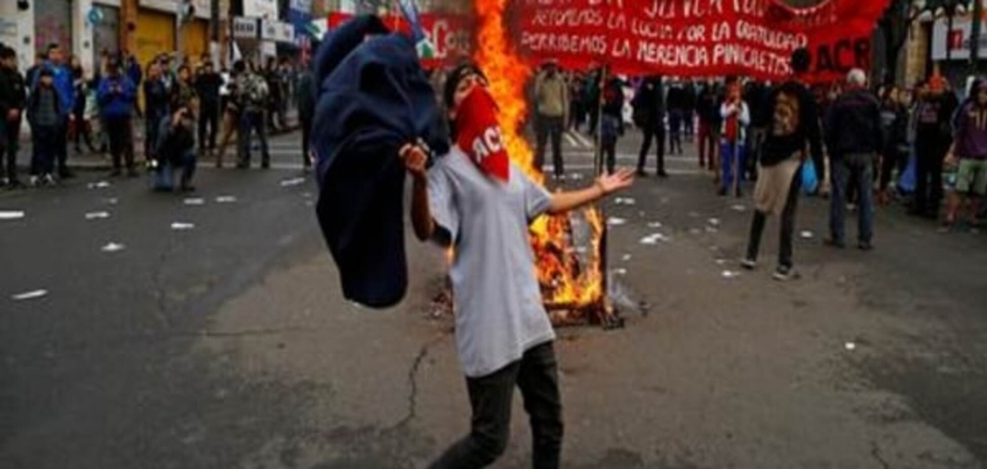 Протести в Чилі переросли в сутички: одна людина загинула