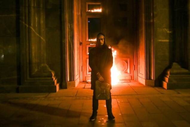 Неволя и представление