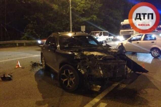 Пьяное ДТП: под Киевом водитель на Infiniti с ребенком в салоне протаранил Saab