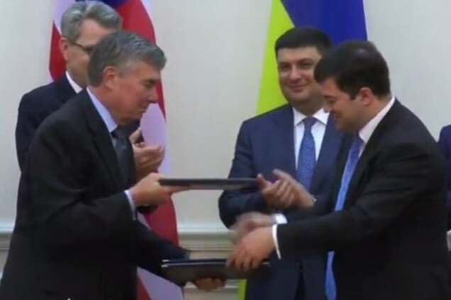 Владимир Гройсман, Роберт Джил Керликовске, Роман Насиров