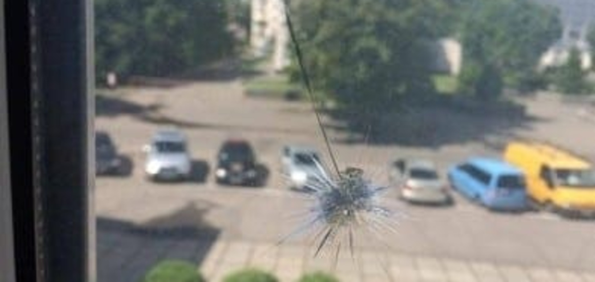 Факт обстрілу вікон апеляційного суду Черкаської області поліція кваліфікує як хуліганство
