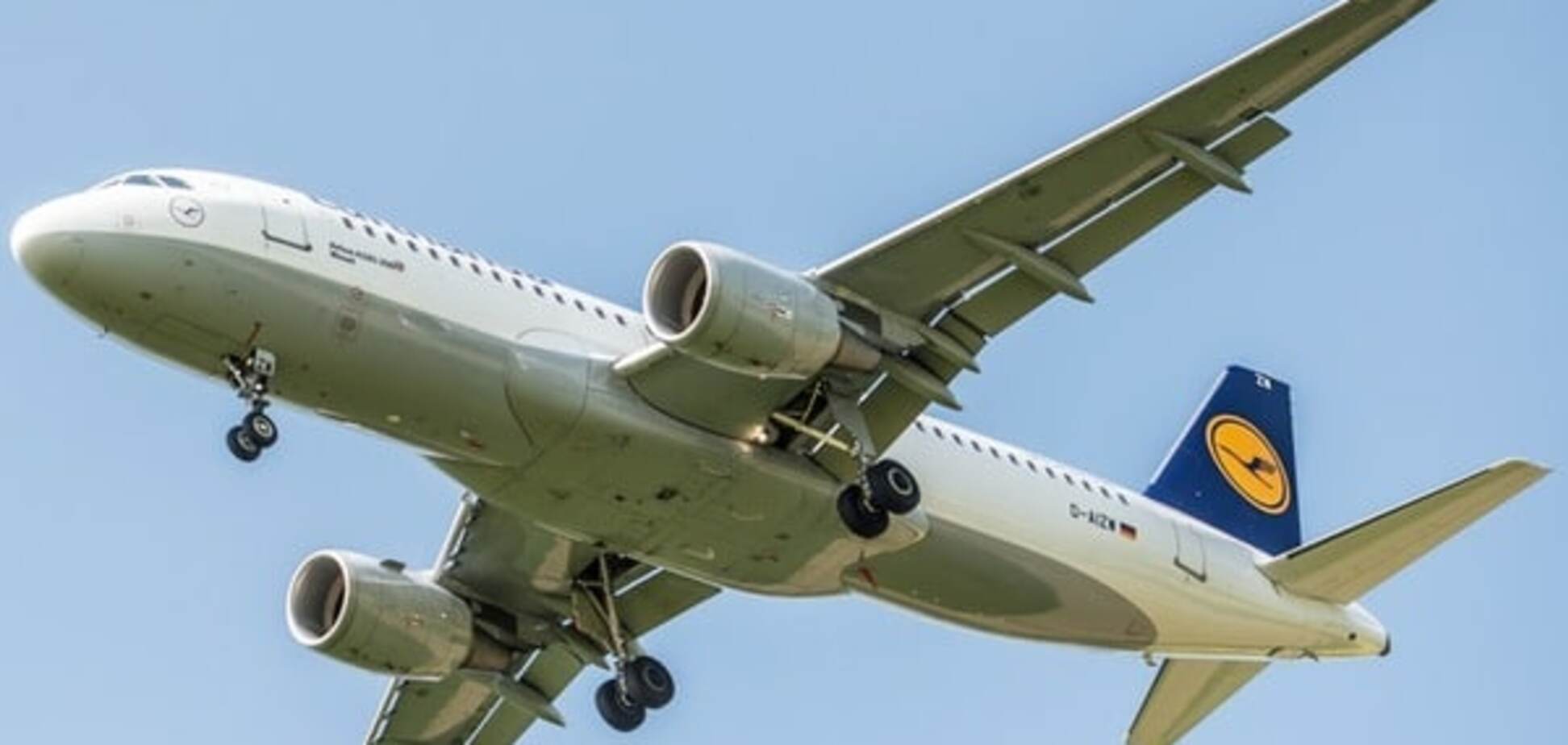 Самолет Lufthansa