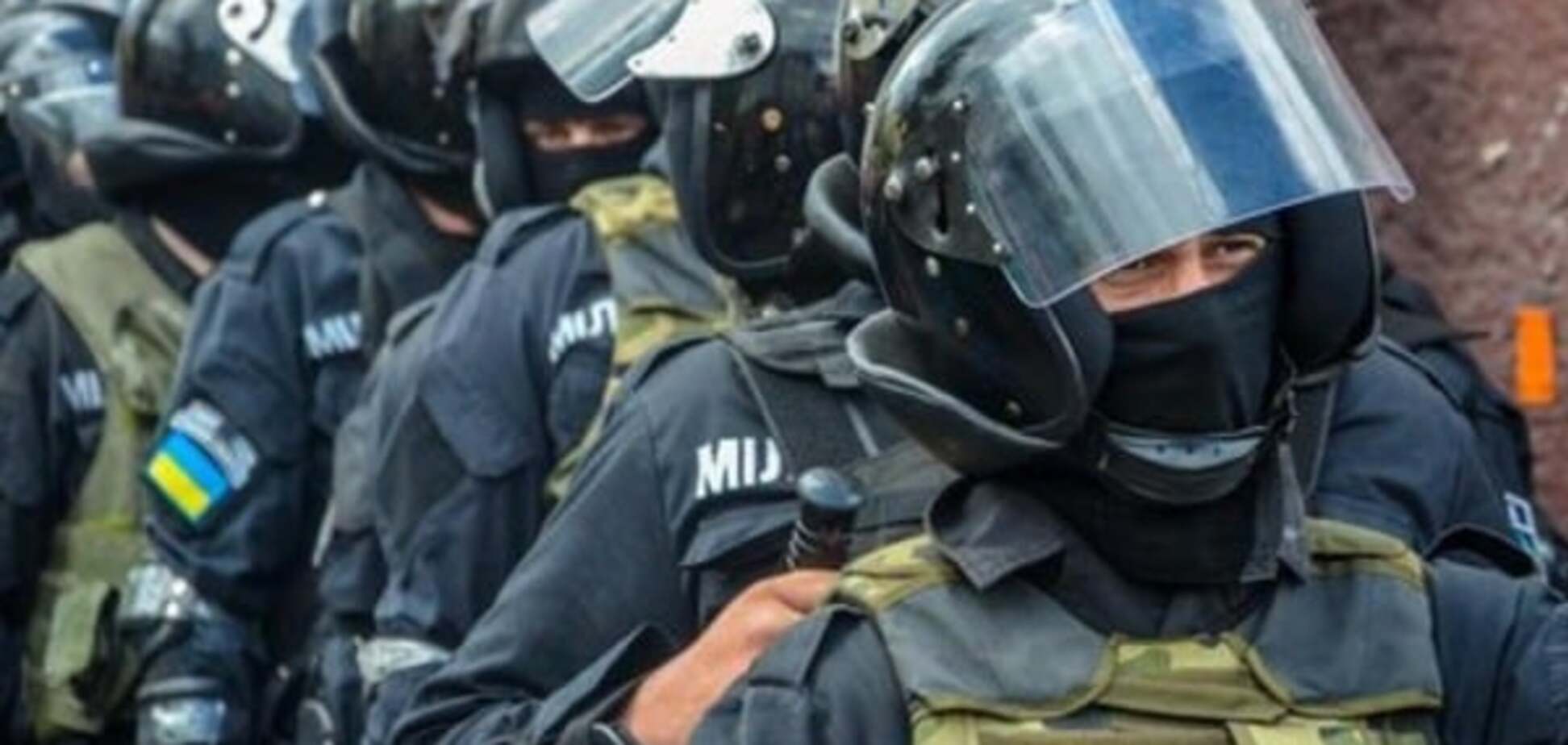 Людей на Житомирской кондфабрике бил 'Беркут' с Майдана - СМИ