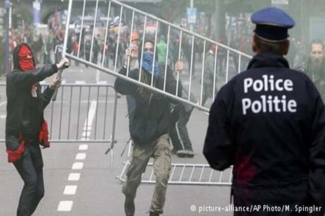 Поліція Бельгії застосувала водомет проти демонстрантів, є поранені