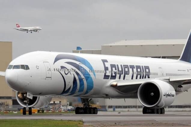 В Египте рассказали о маневрах EgyptAir перед крушением