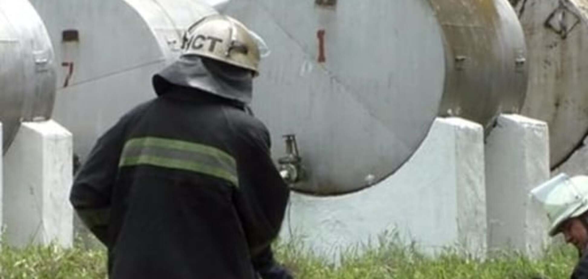 Рятувальники розповіли, чому у Житомирській області загорілася цистерна з трьома тоннами бензину