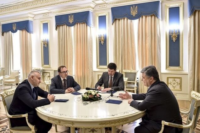 Порошенко зустрівся з адвокатами Савченко
