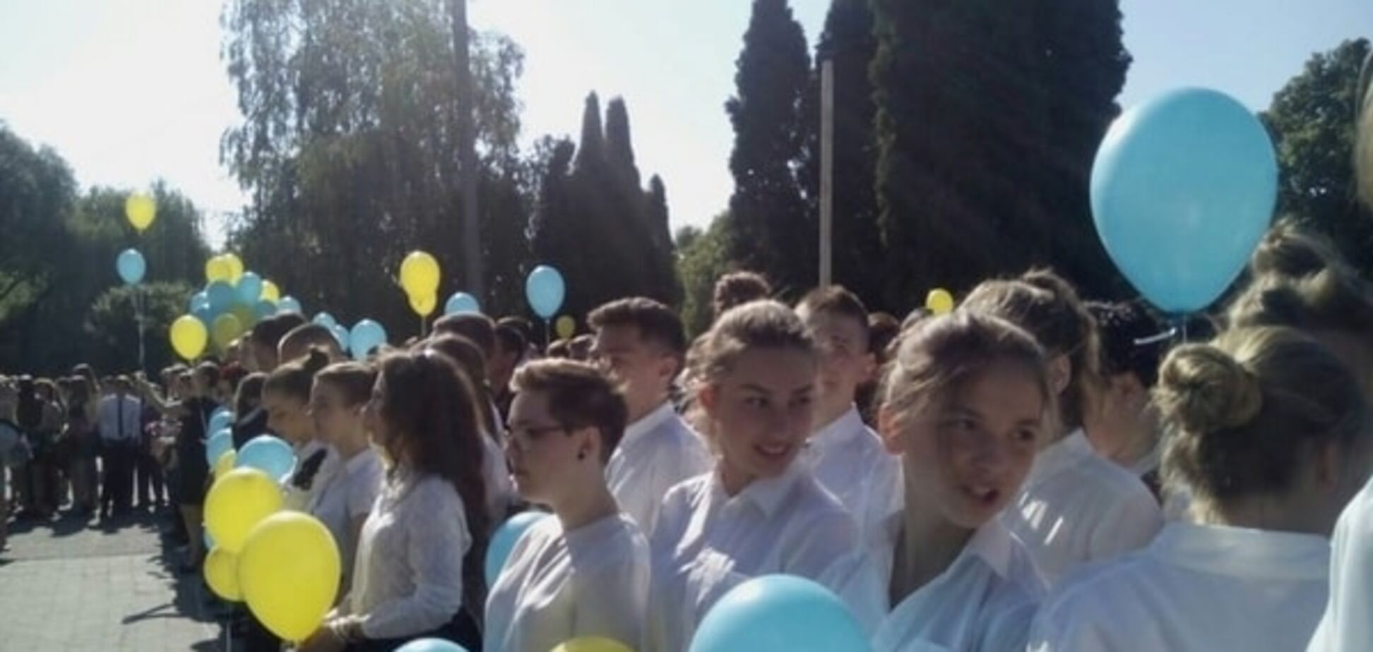 Рівненські школярі продовжують відмовлятися від радянського іміджу (ФОТО)