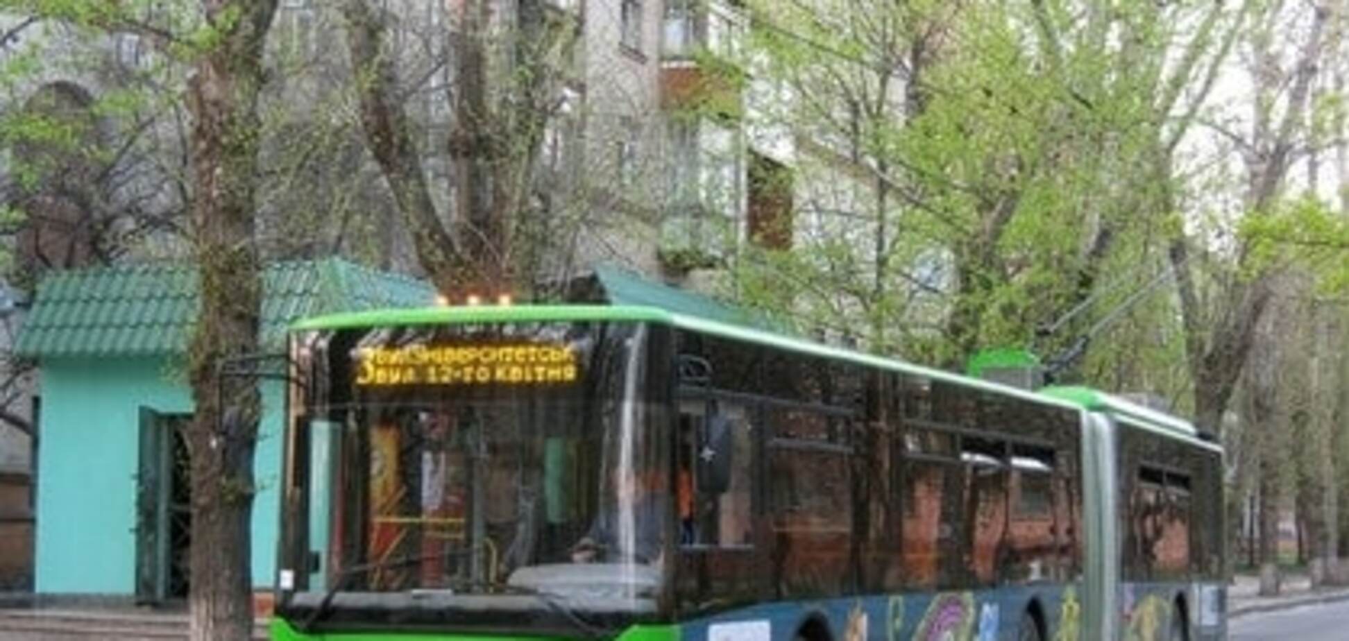 В Харькове обстреляли троллейбус из дробовика