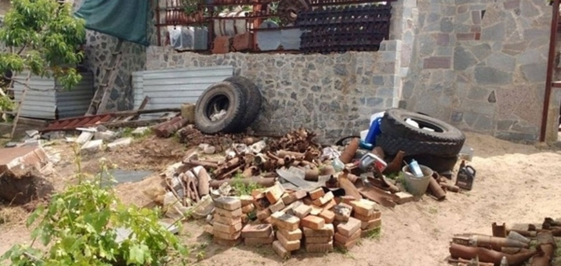 Забор из боеприпасов нашли в Запорожской области (ФОТО)