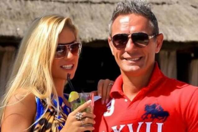 Майка Кукучова, Эндрю Буш