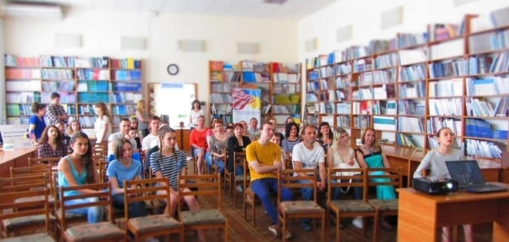 Понад 50 ужгородців долучилися до встановлення світового мовного рекорду (ФОТО)